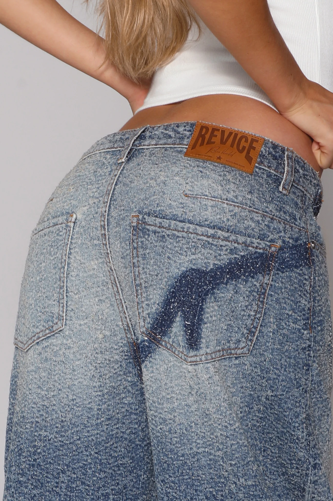1083-empire-jean-aquamarine-2.webp EMPIRE JEAN / AQUAMARINE