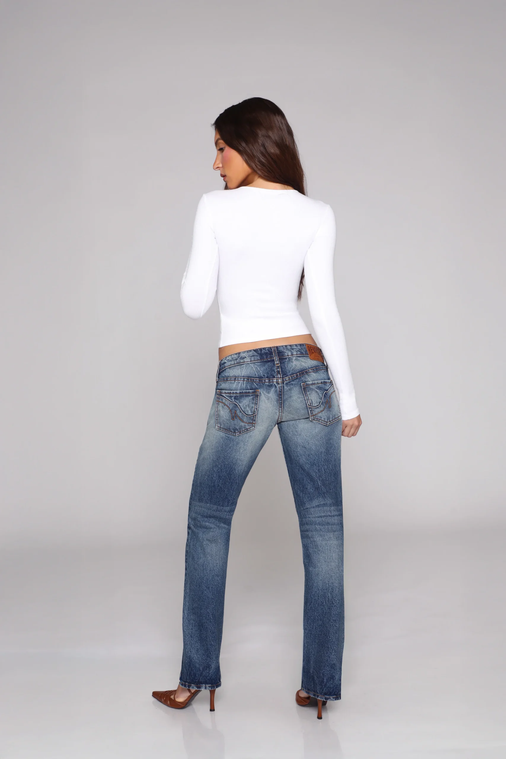 2786-brooklyn-jean-newport-5.webp BROOKLYN JEAN / NEWPORT
