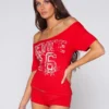 3098-weekender-tee-so-red-4.webp WEEKENDER TEE / SO RED