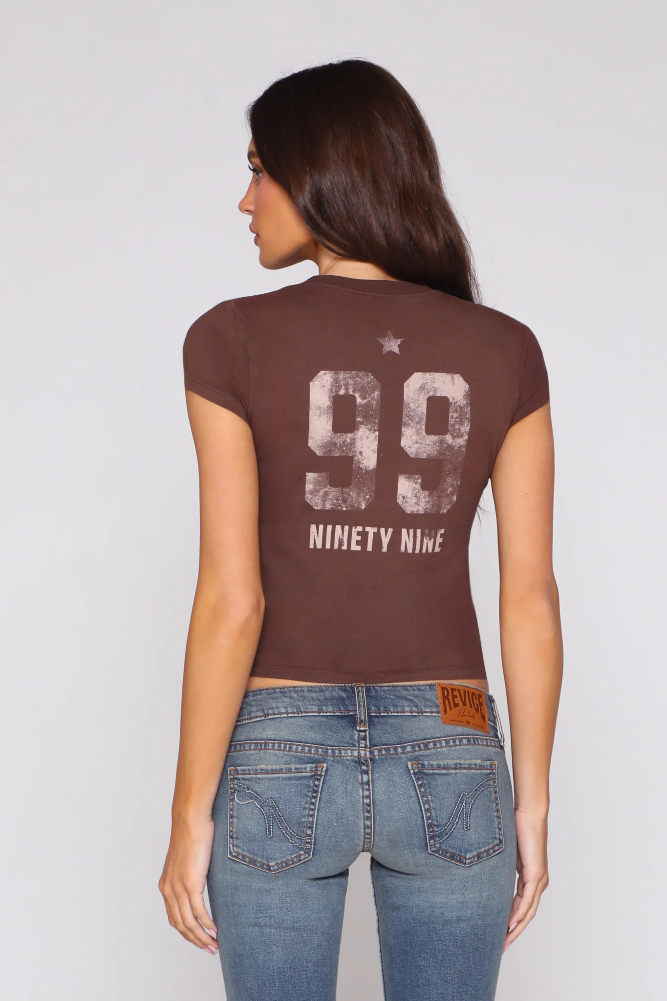 3110-beverly-baby-tee-league-chocolate-2.webp BEVERLY BABY TEE / LEAGUE CHOCOLATE